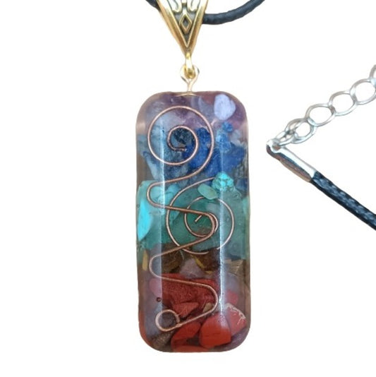 Colgante de resina con piedras naturales para los 7 Chakras, ancho.